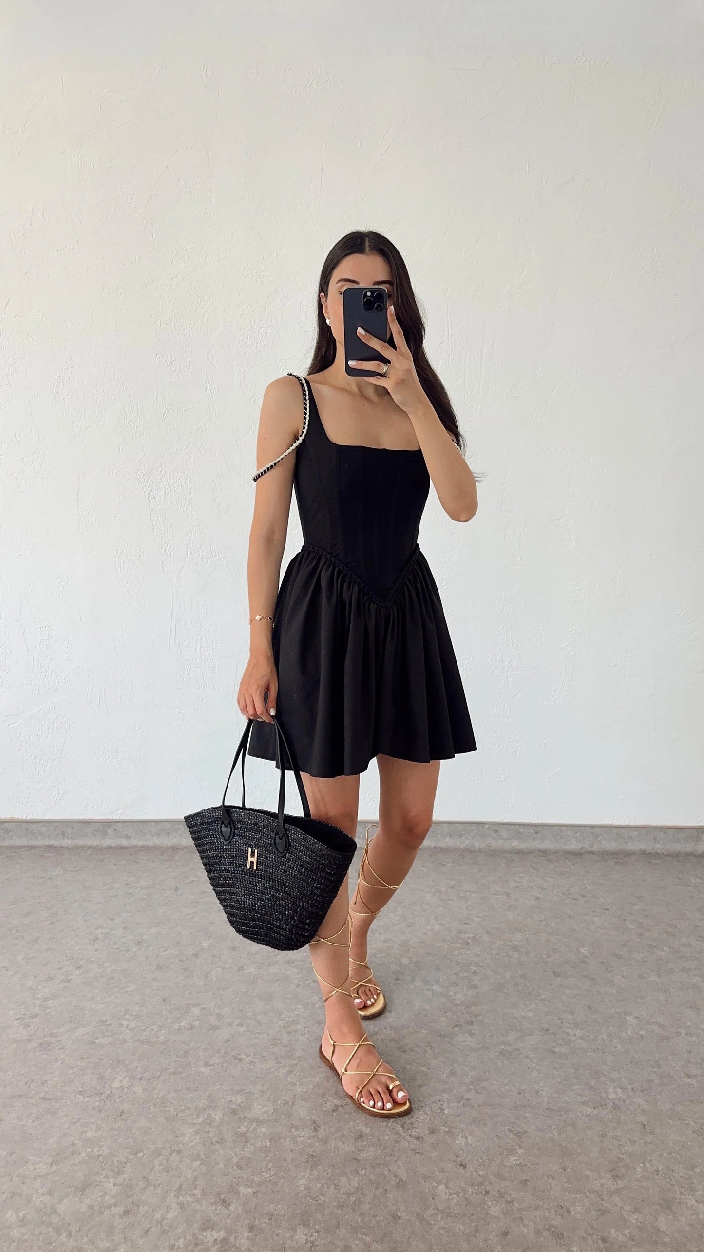 فستان ميني اسود