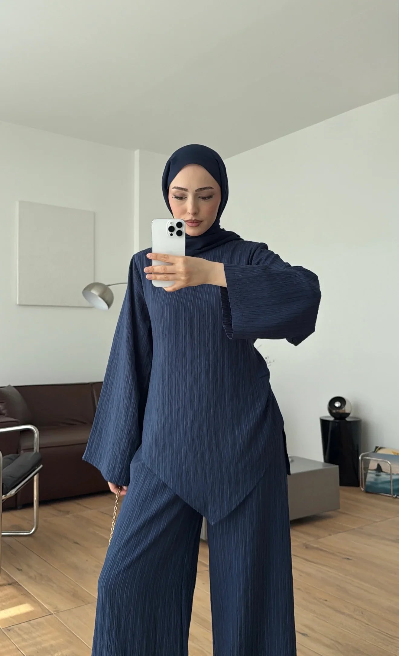 طقم بلوزة ربط مع بنطلون كحلي