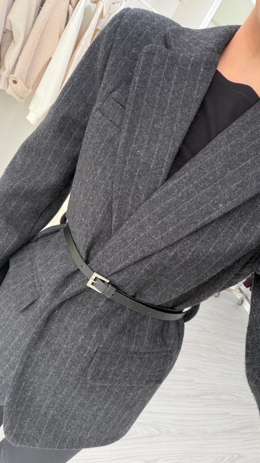 جكيت اسود مخطط بحزام