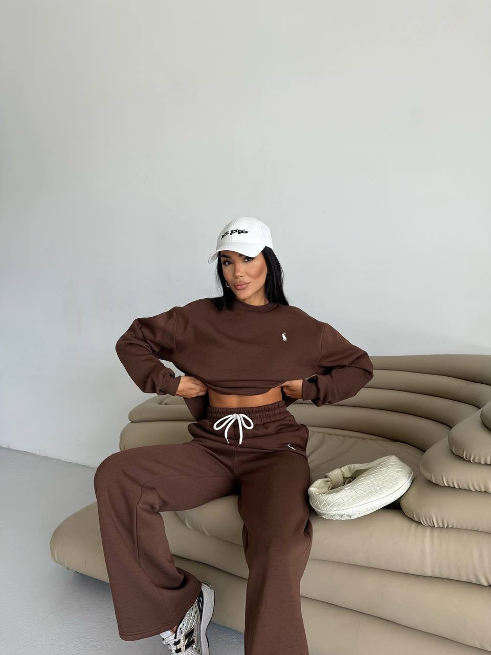 طقم بولو بني