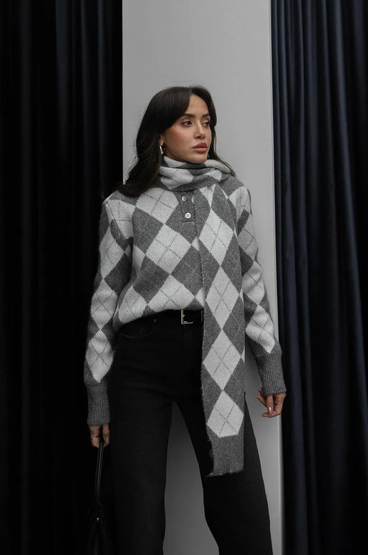 بلوزة سكني ملونة مع لفحة