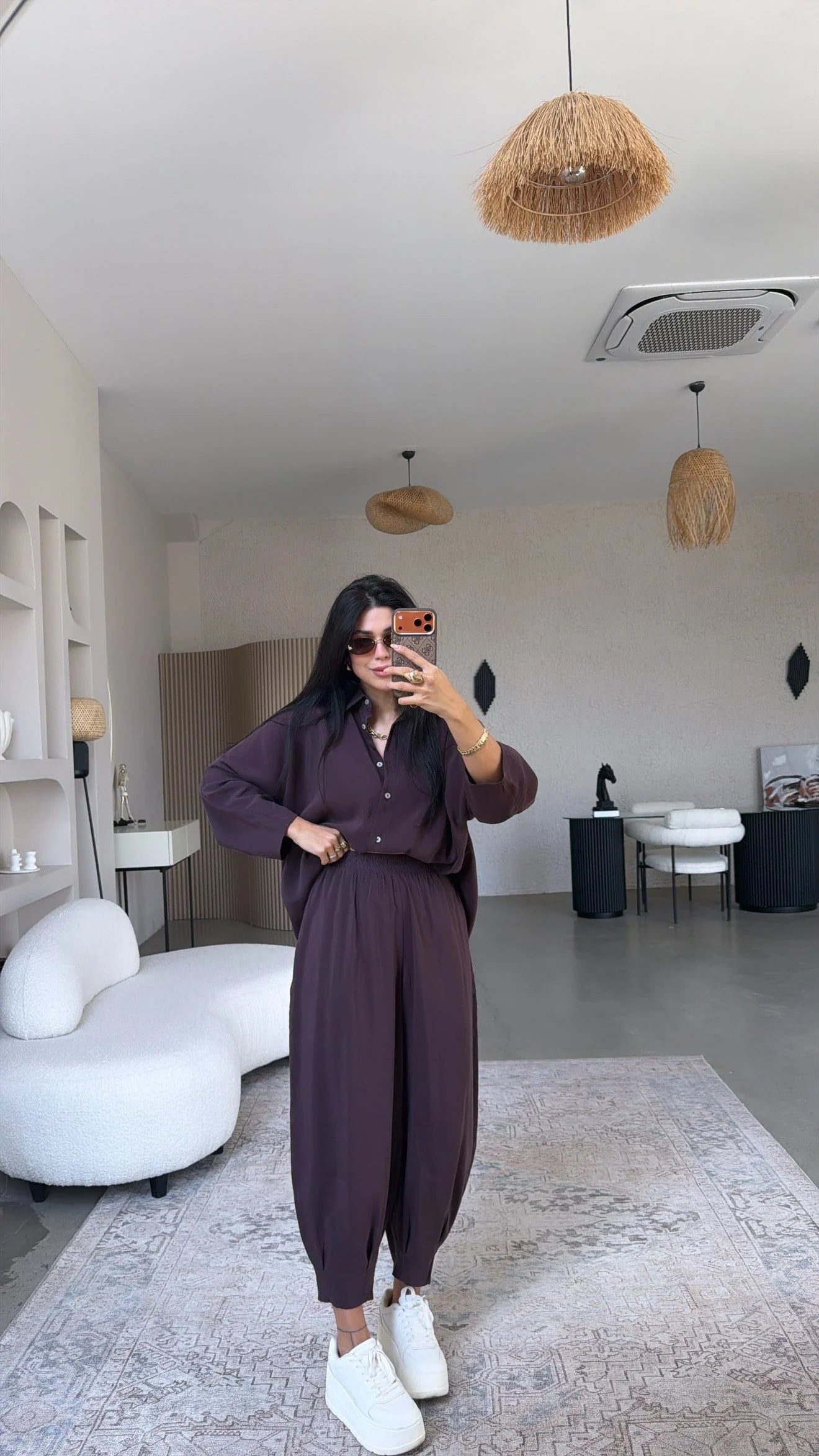 طقم قميص مع بنطلون عنابي