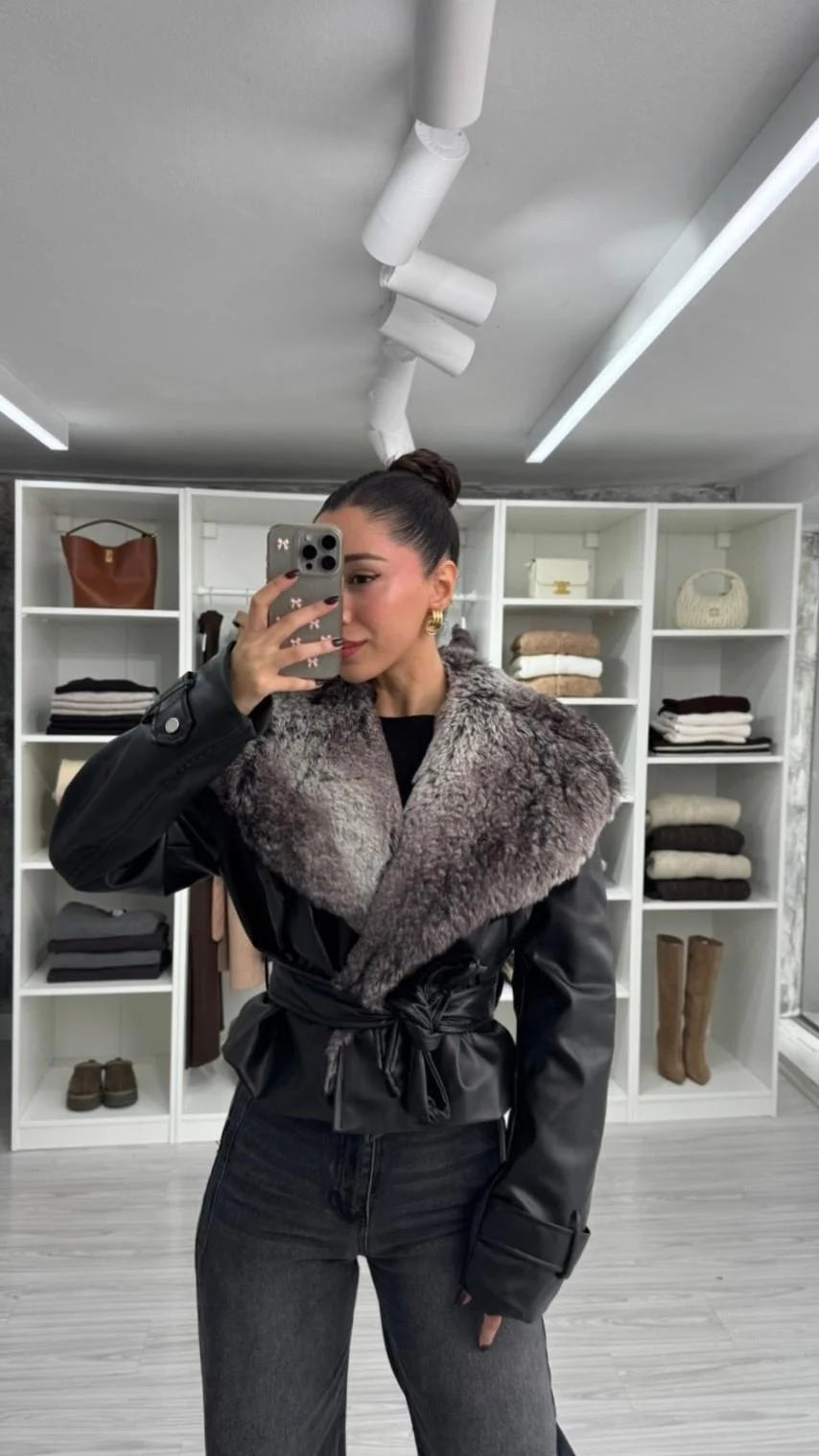 جكيت جلد اسود فرو