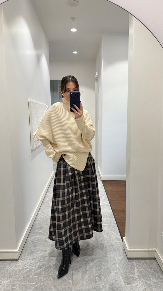 تنورة كاروهات