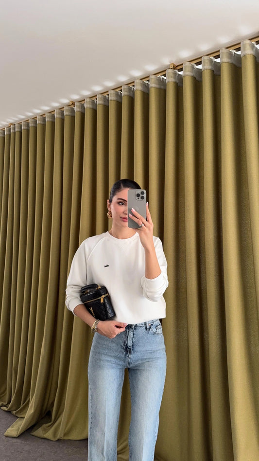 بلوزة لاكوست ابيض