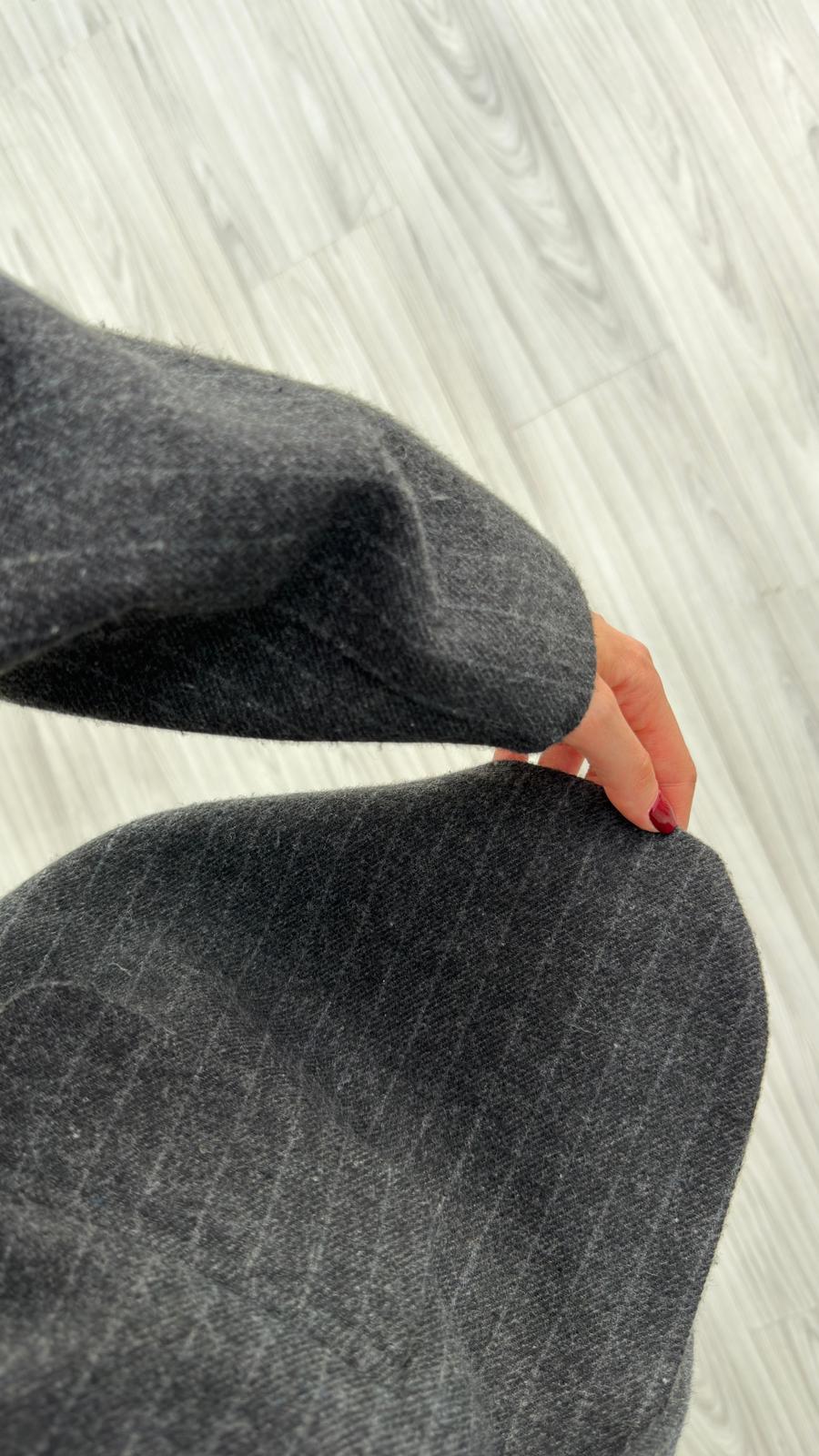 جكيت اسود مخطط بحزام