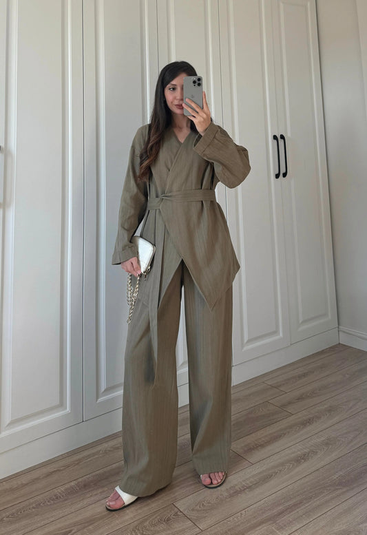 طقم كيمونو مع بنطلون زيتي