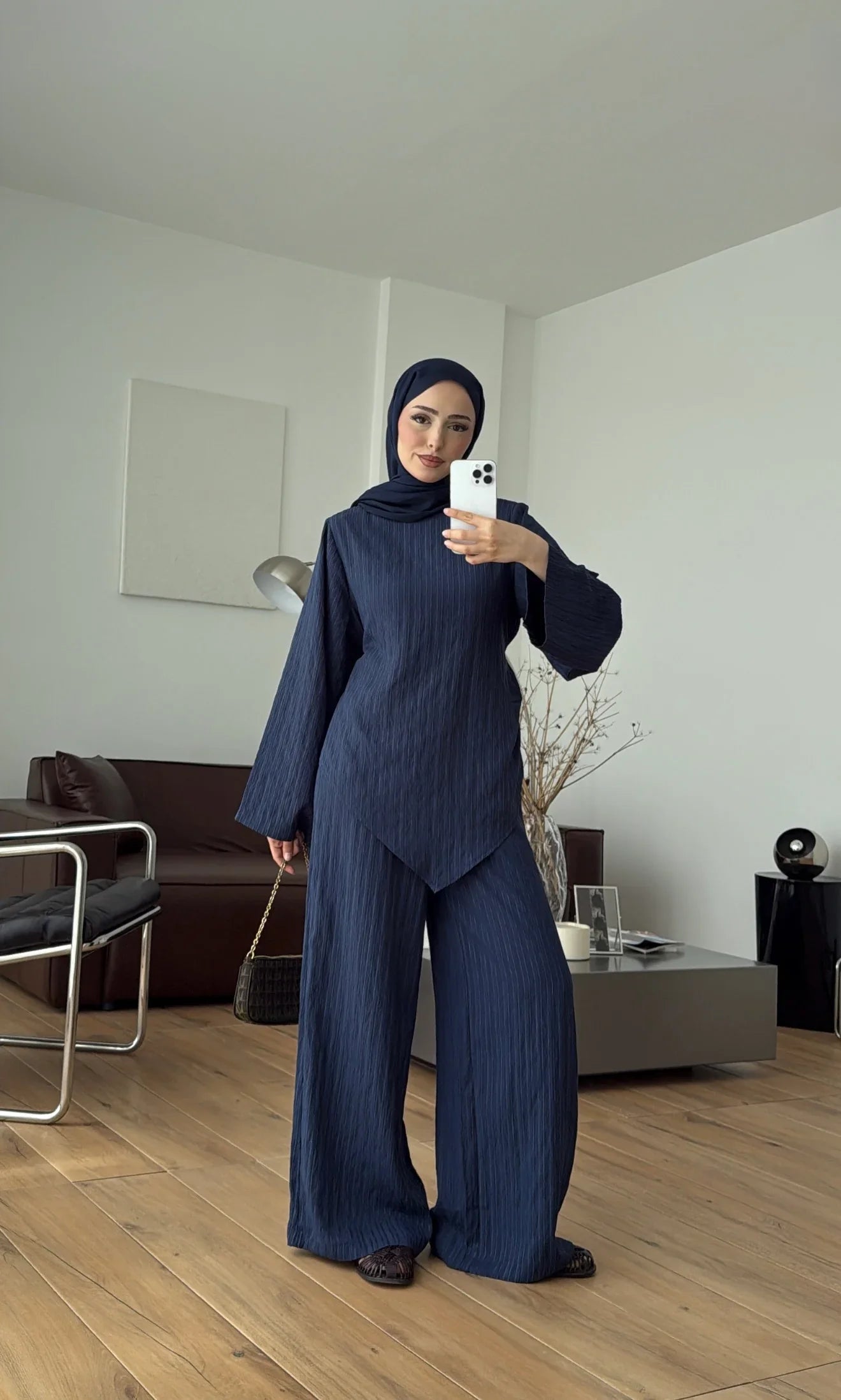 طقم بلوزة ربط مع بنطلون كحلي