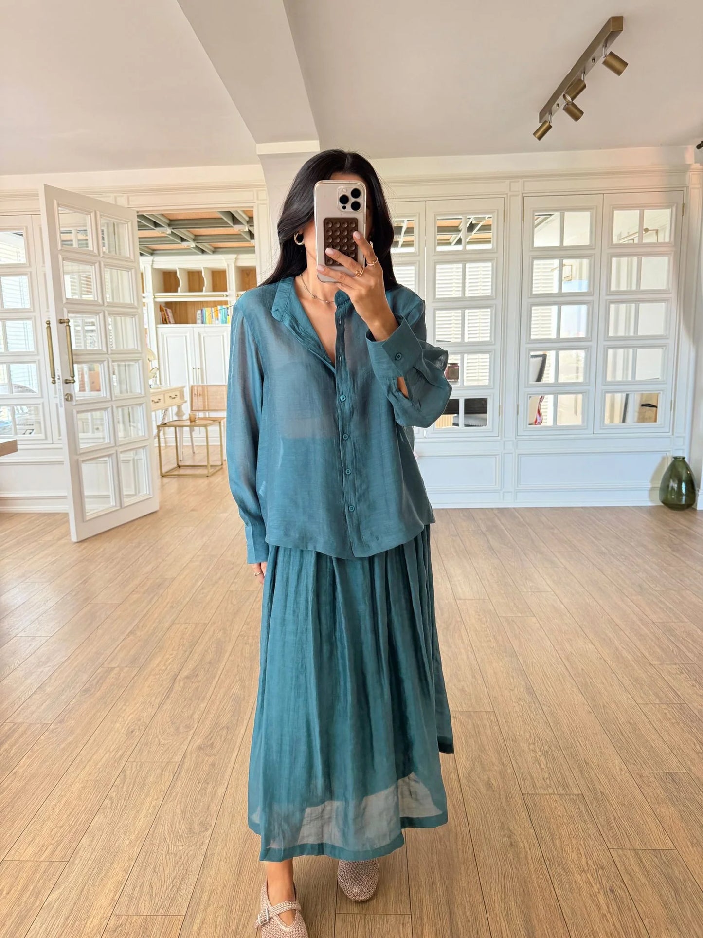 طقم قميص مع تنورة اخضر زمردي