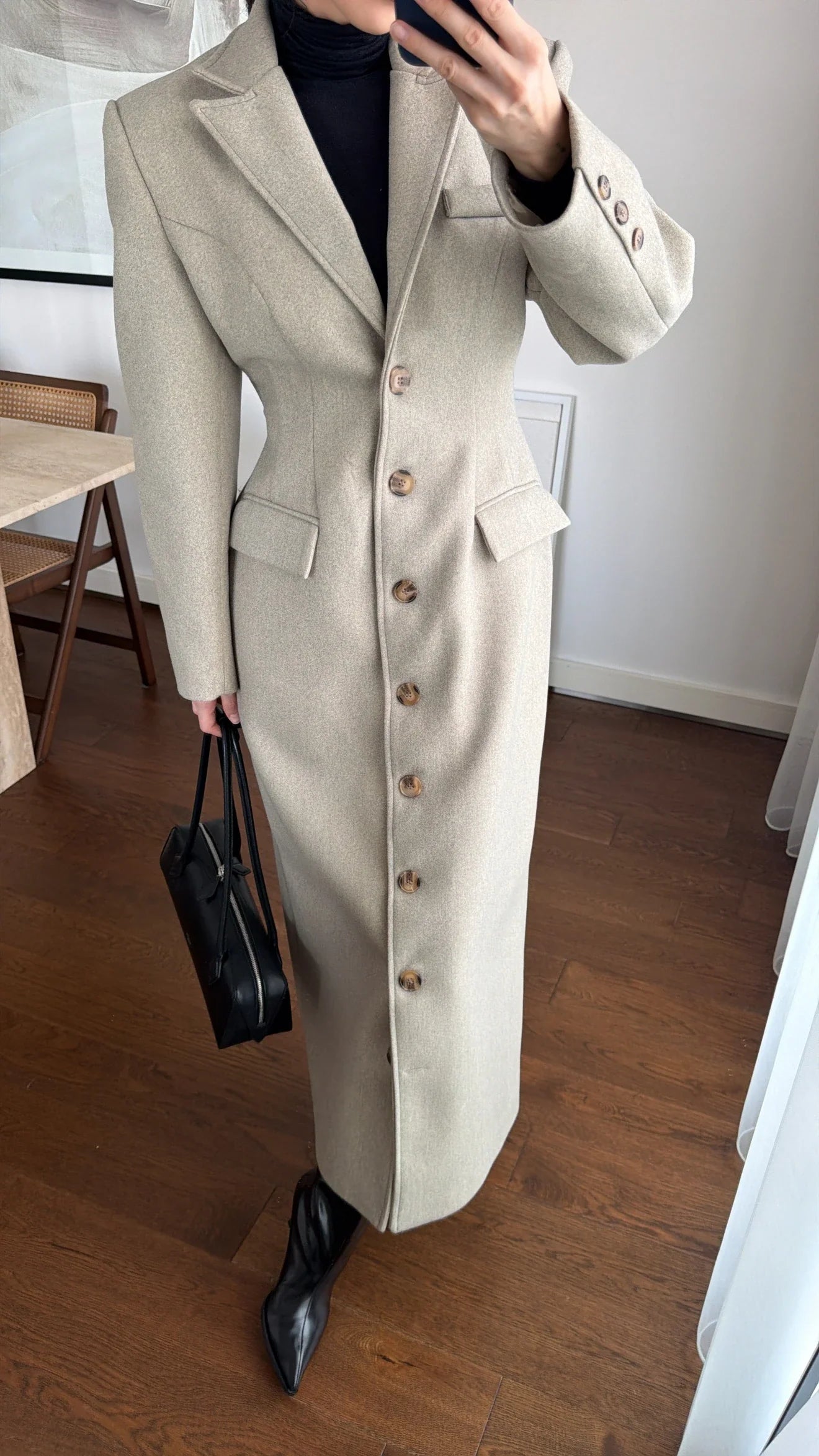 جكيت بأزرار بيج مخصر