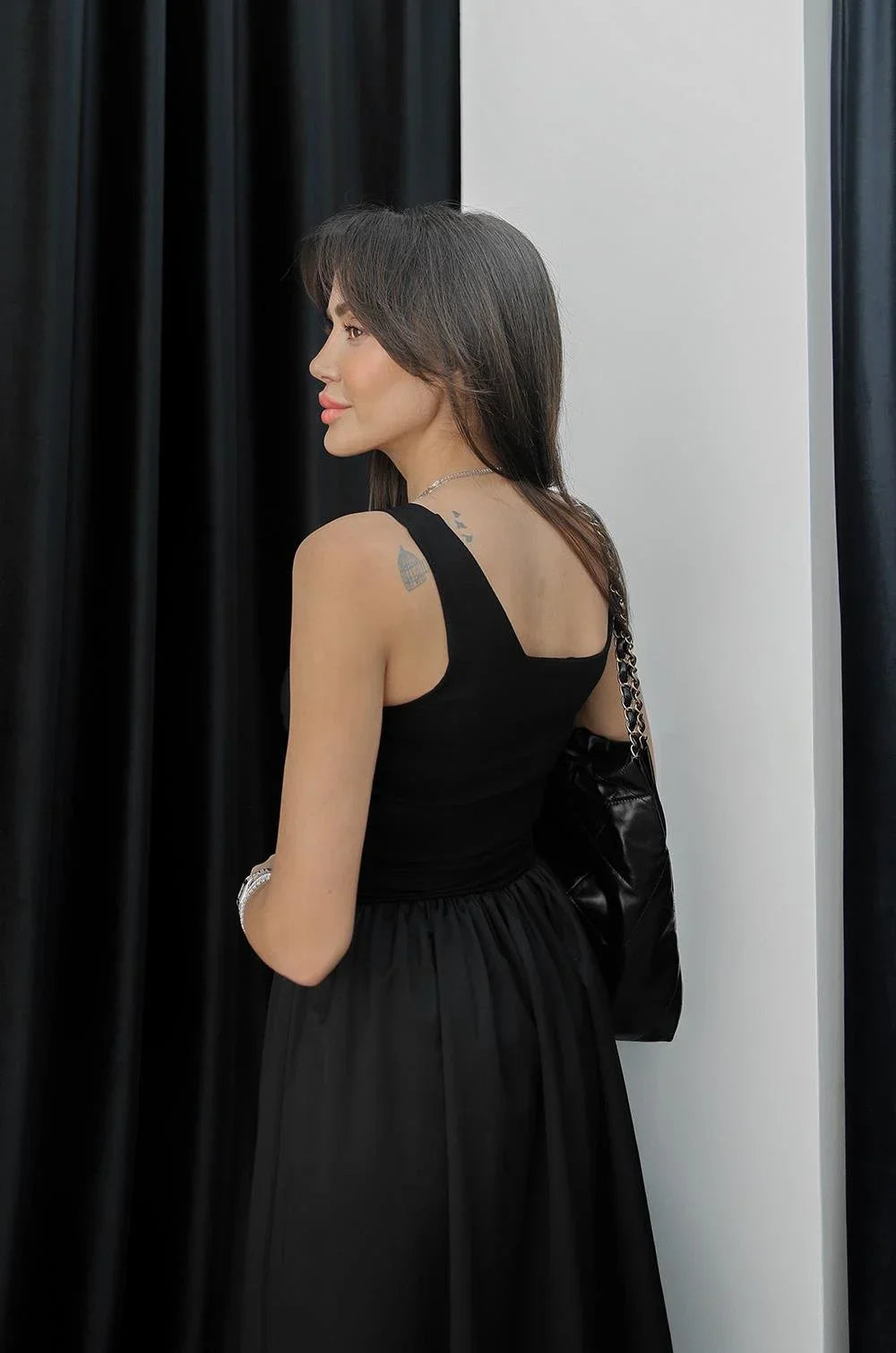 فستان اسود