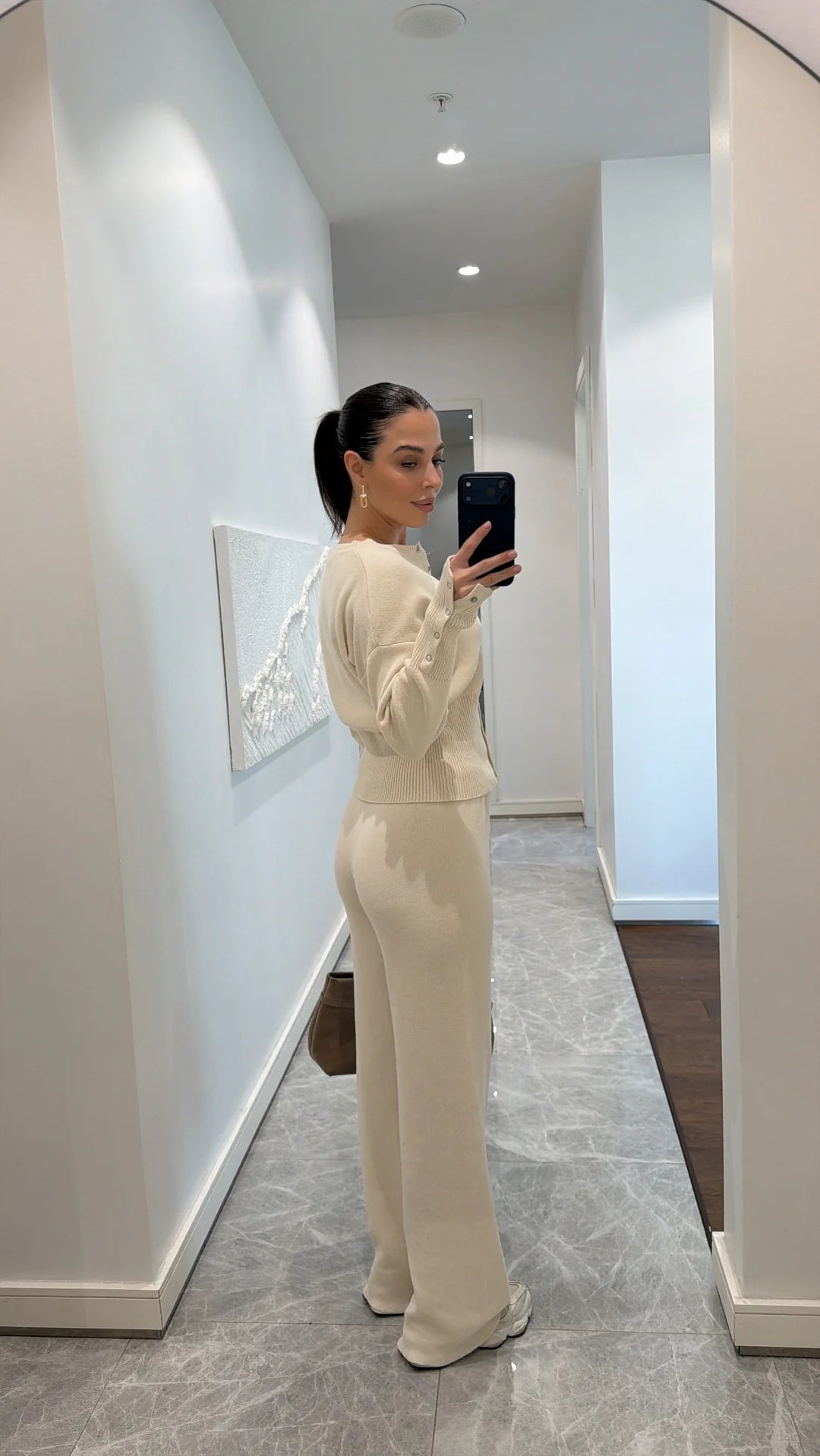 طقم عملي بيج بأزرار