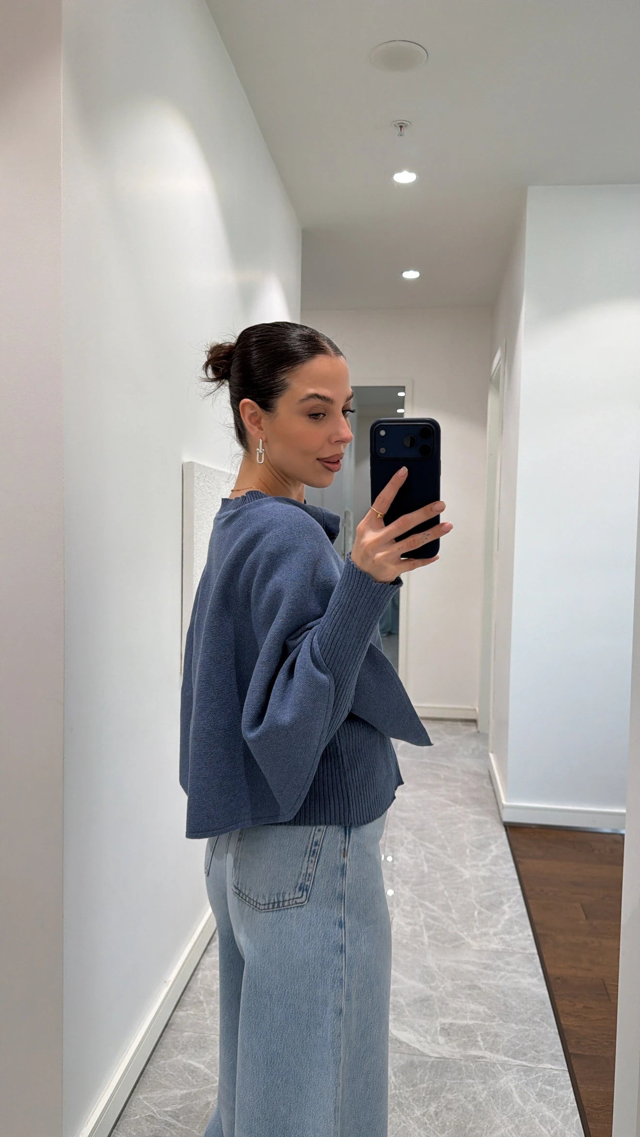 جرزة ازرق غامق بأزرار