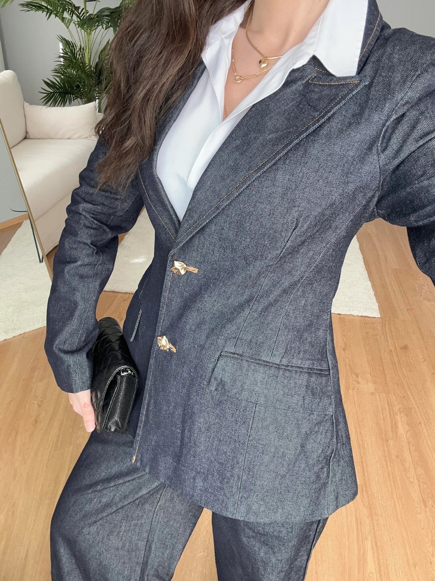 طقم بليزر مع بنطلون جينز