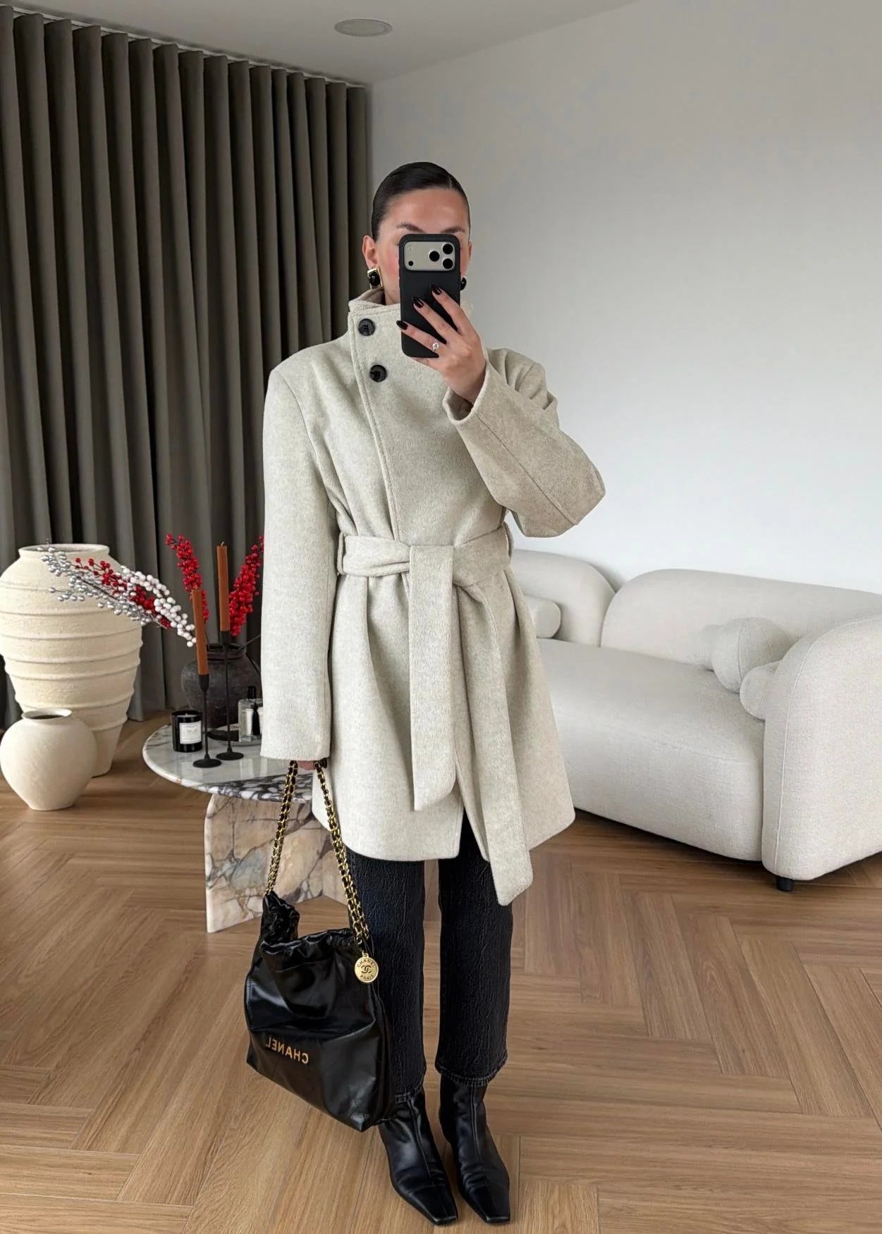 جكيت بحزام بيج