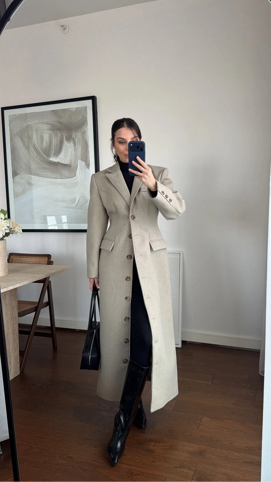 جكيت بأزرار بيج مخصر