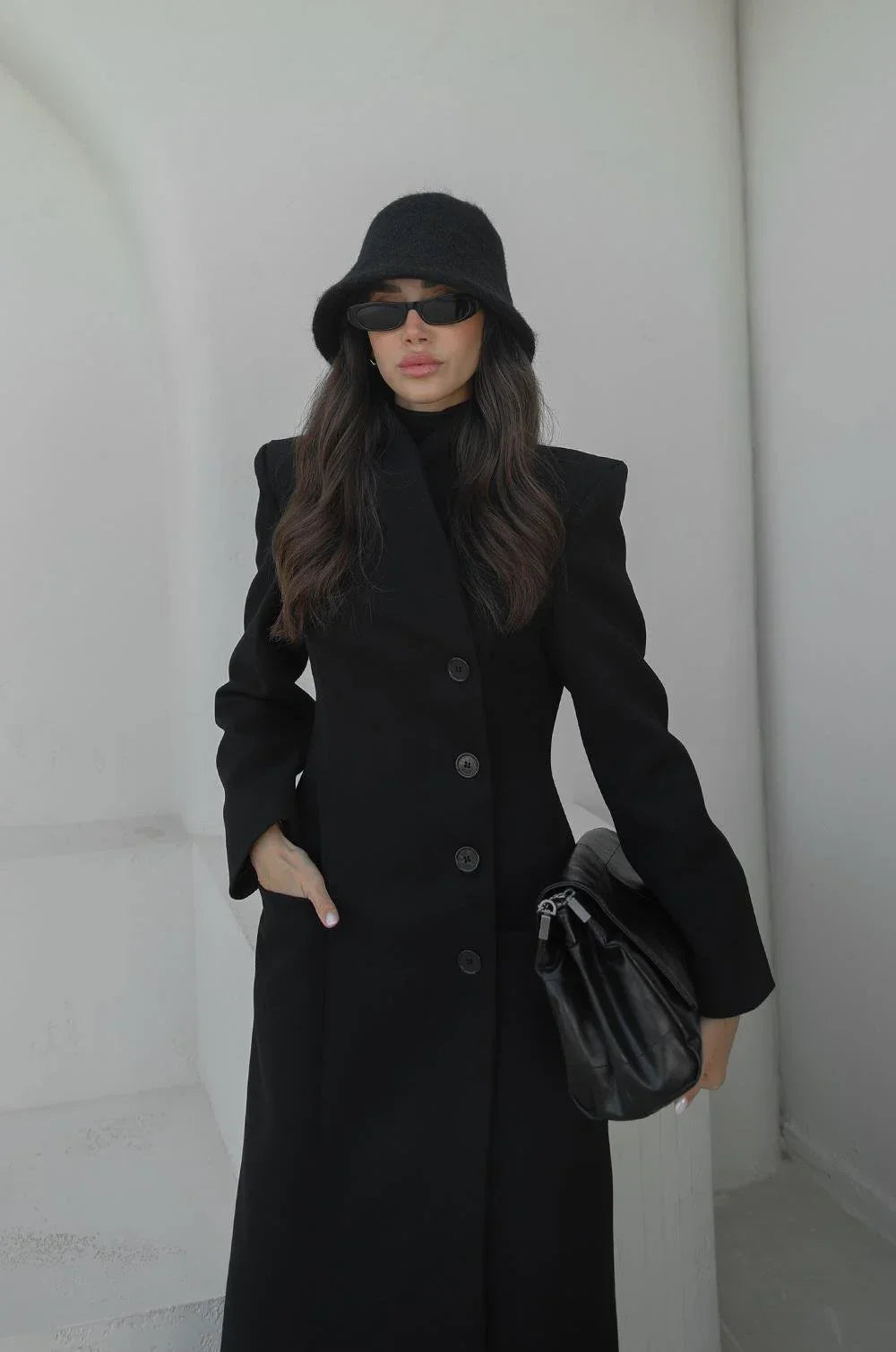 جكيت اسود بأزرار