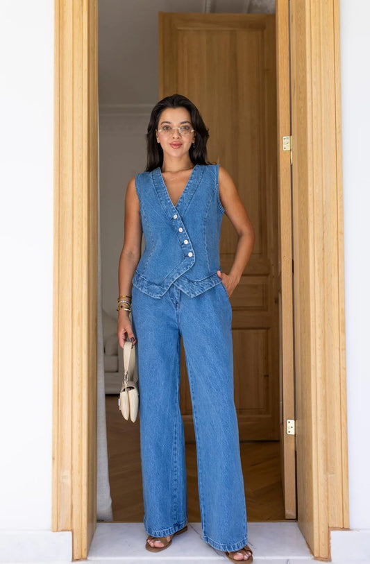 طقم فيست مع بنطلون جينز