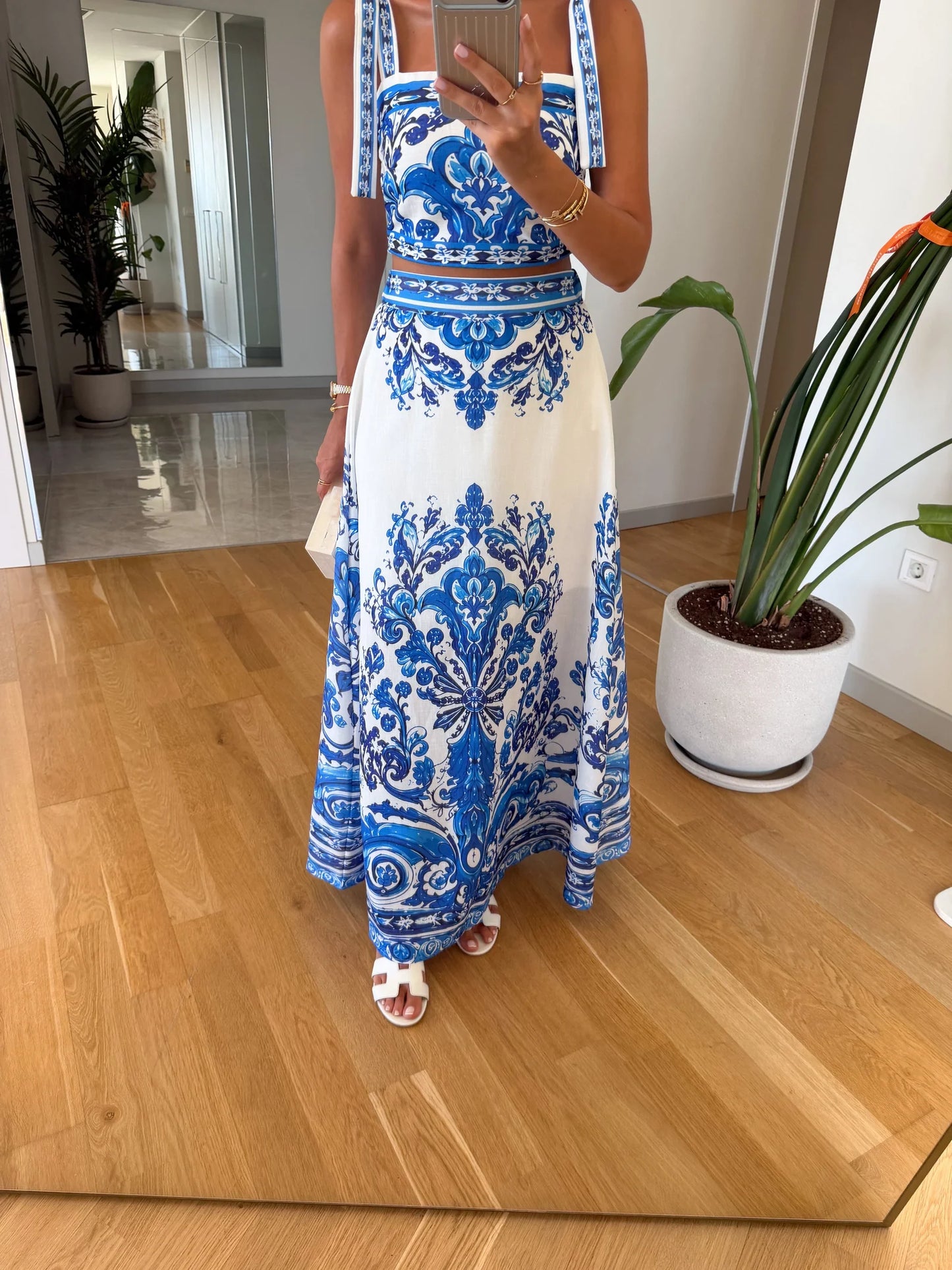 طقم بلوزة مع تنورة ملون ازرق
