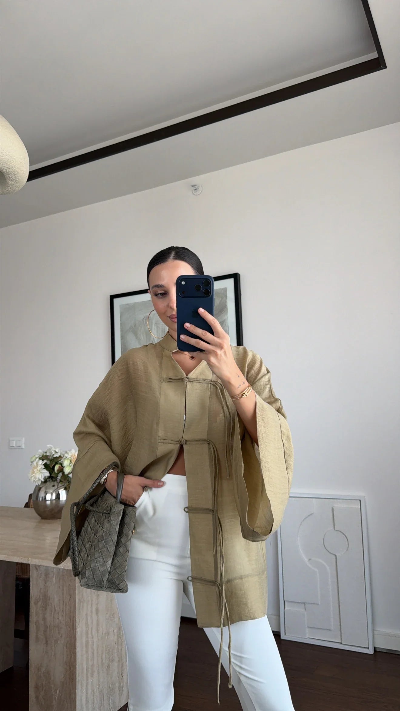قميص مع ربطات زيتي