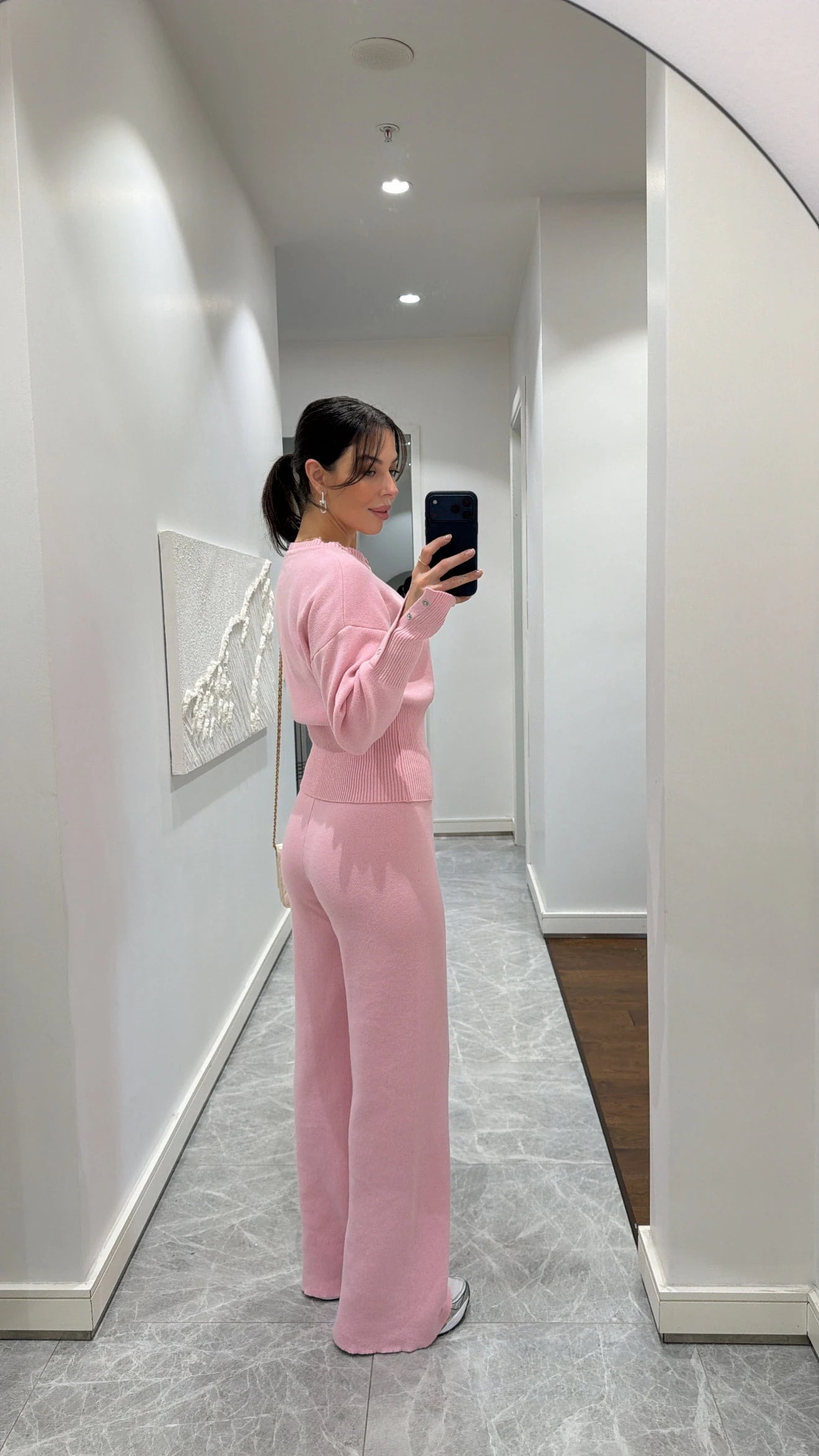 طقم عملي زهري بأزرار