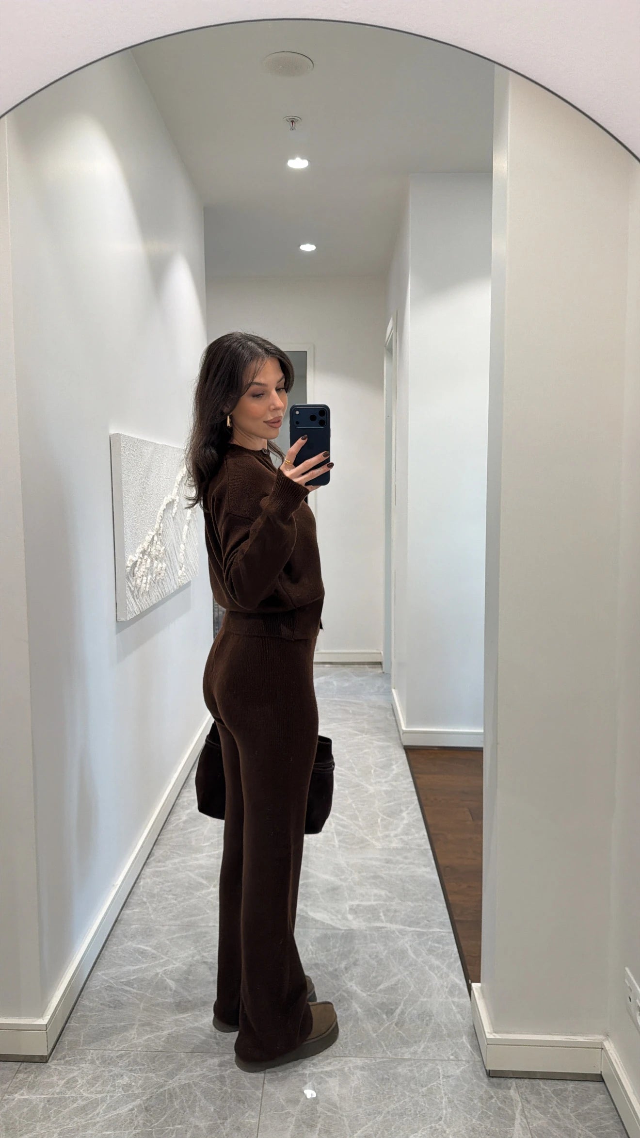 طقم بأزرار بني