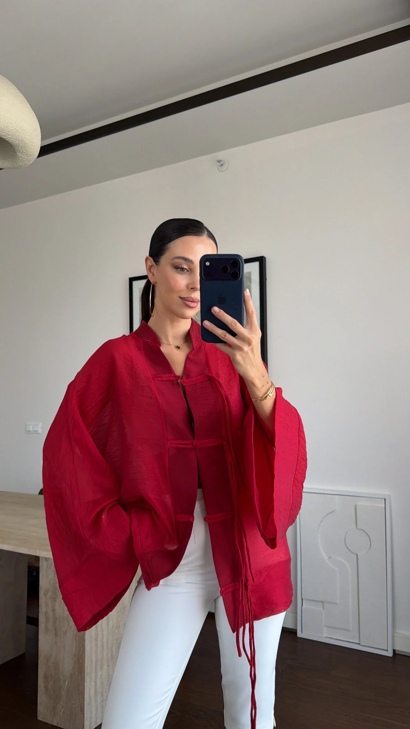 قميص مع ربطات احمر