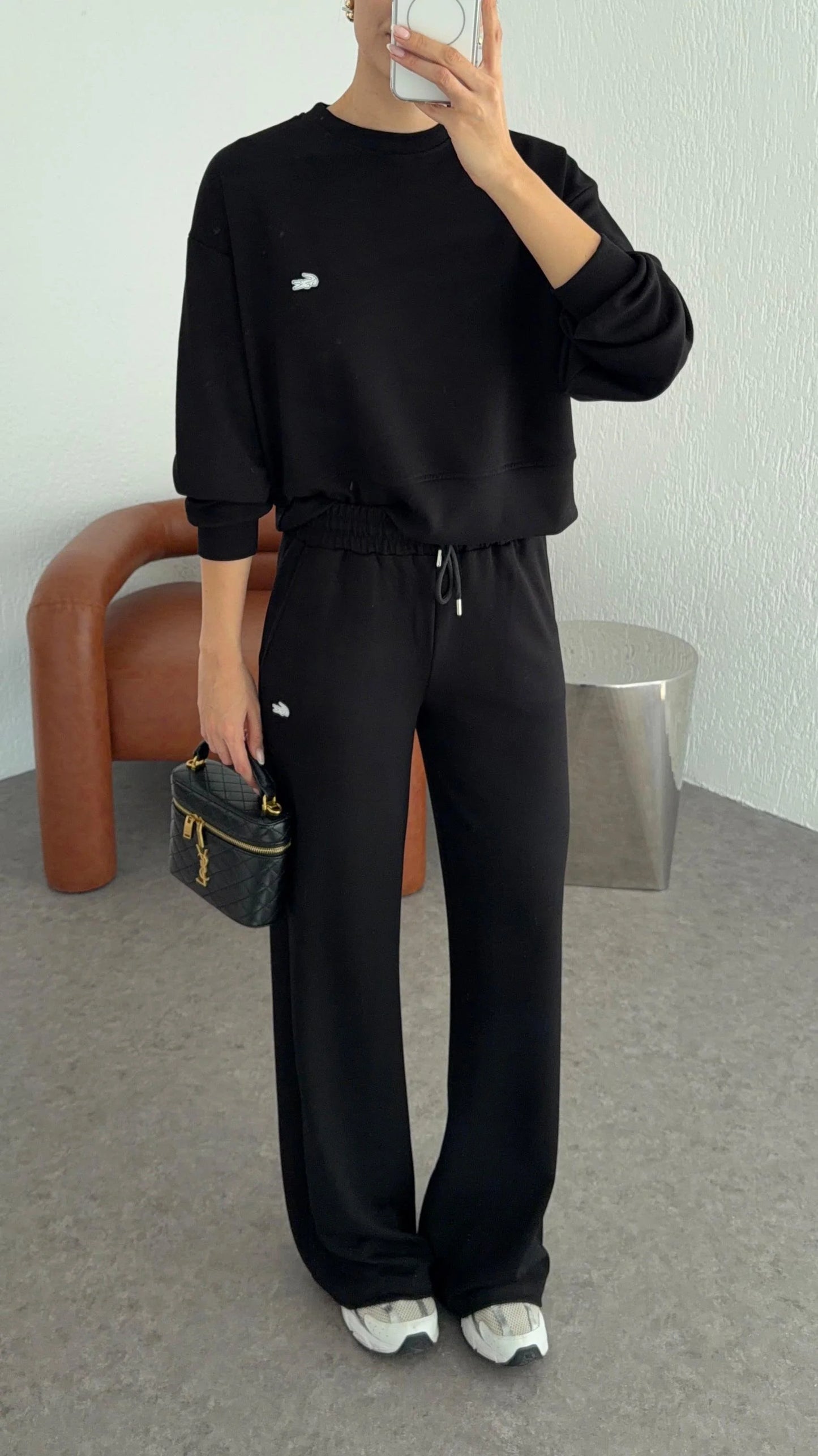 طقم لاكوست اسود