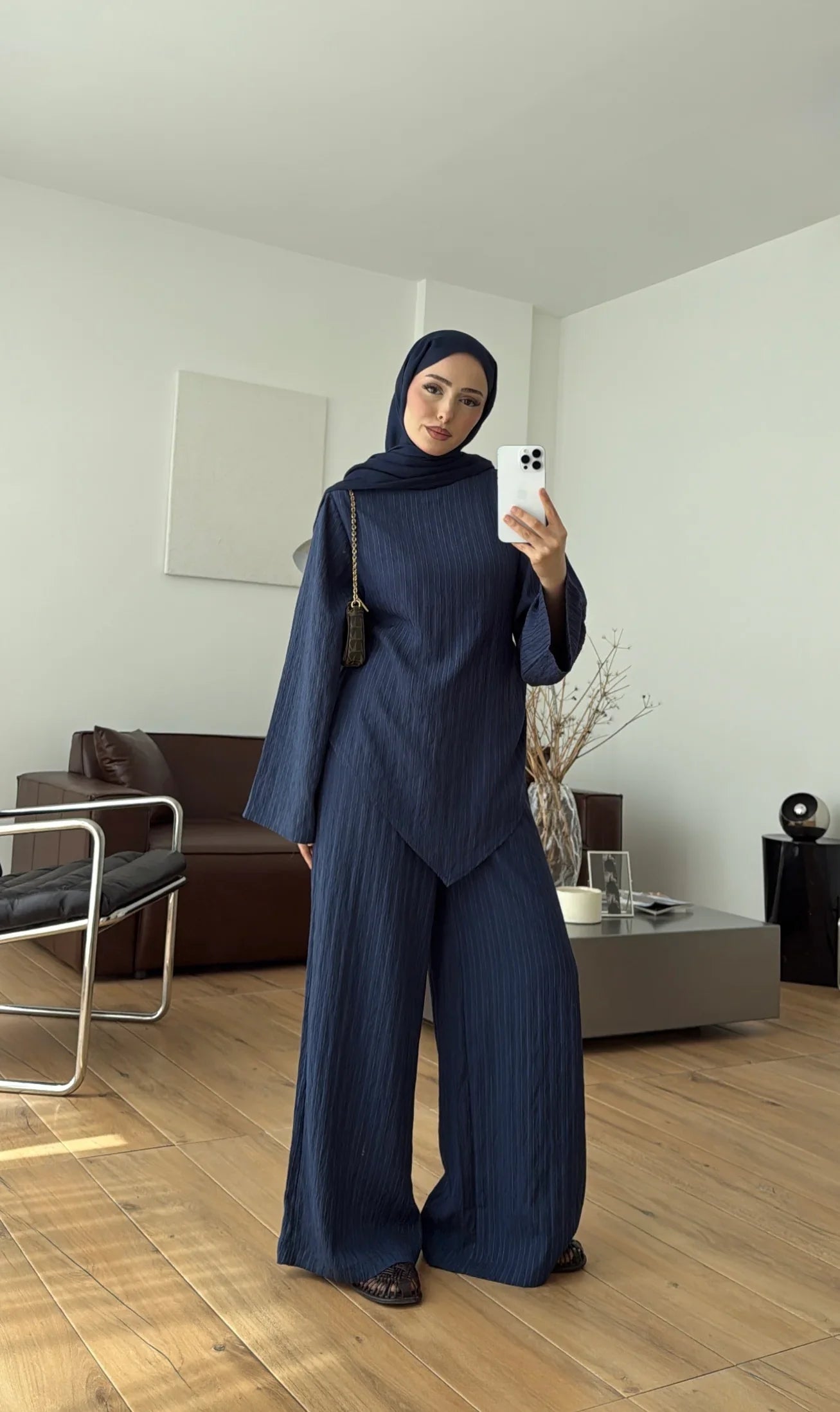 طقم بلوزة ربط مع بنطلون كحلي