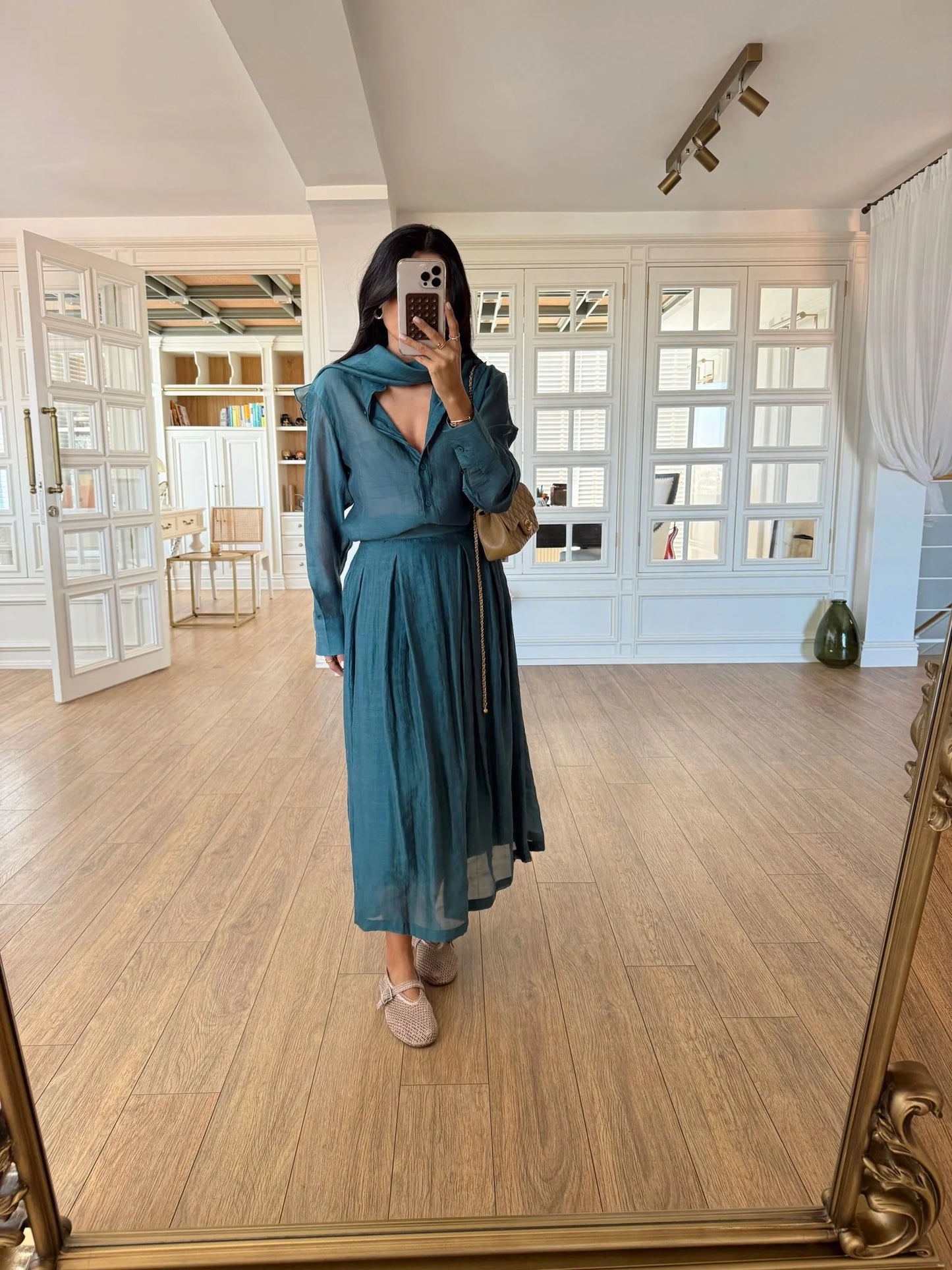 طقم قميص مع تنورة اخضر زمردي