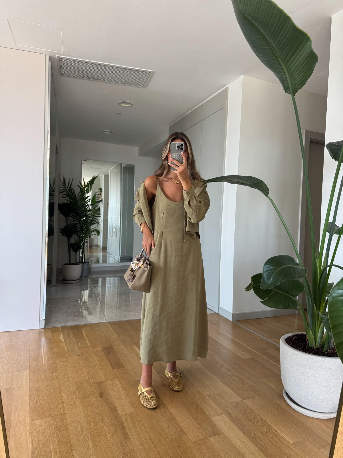 طقم قميص مع فستان اخضر