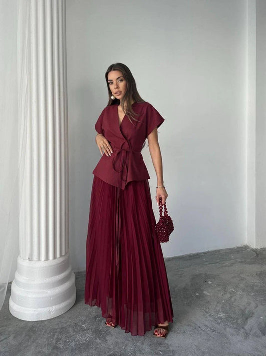 طقم فيست مع تنورة خمري