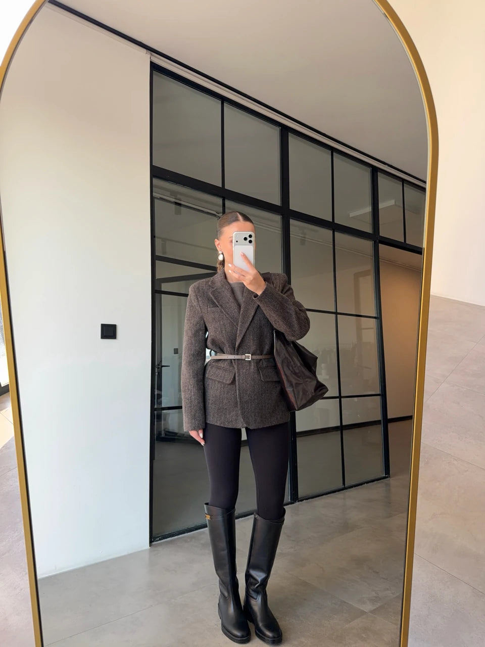 جكيت بني مخطط بحزام