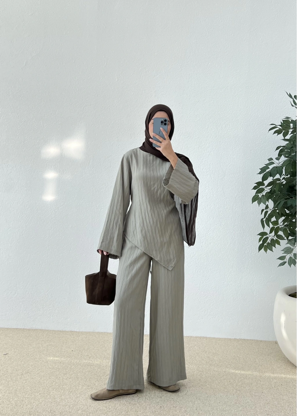 طقم اخضر بلوزة ربط مع بنطلون