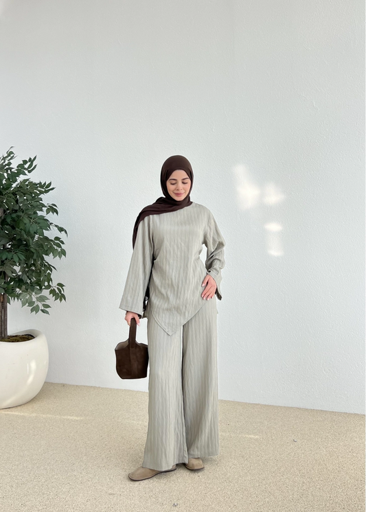 طقم اخضر بلوزة ربط مع بنطلون