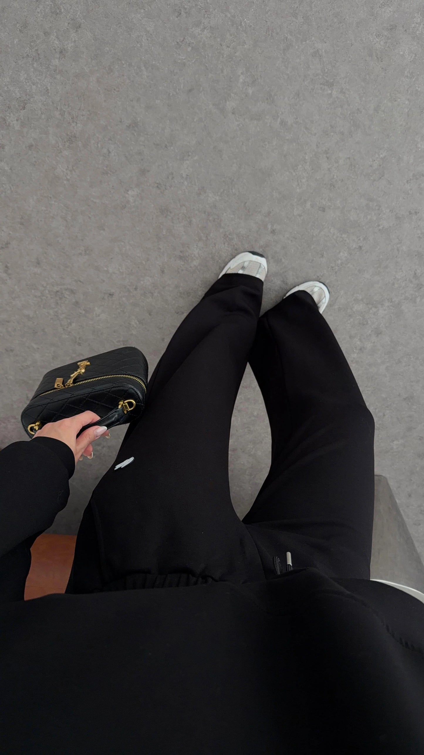 طقم لاكوست اسود