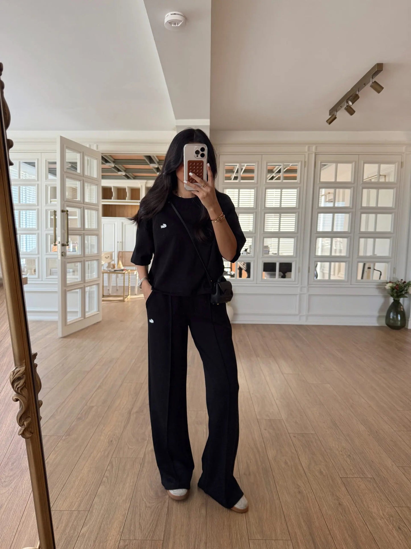 طقم لاكوست اسود