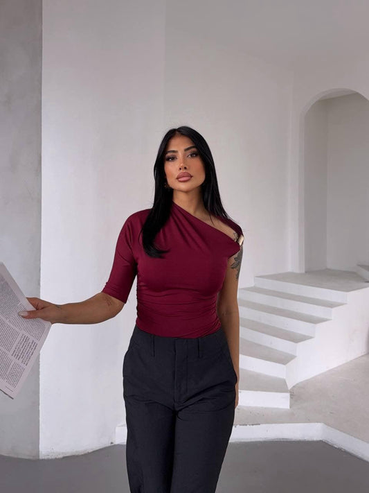 بلوزة لايكرا خمري