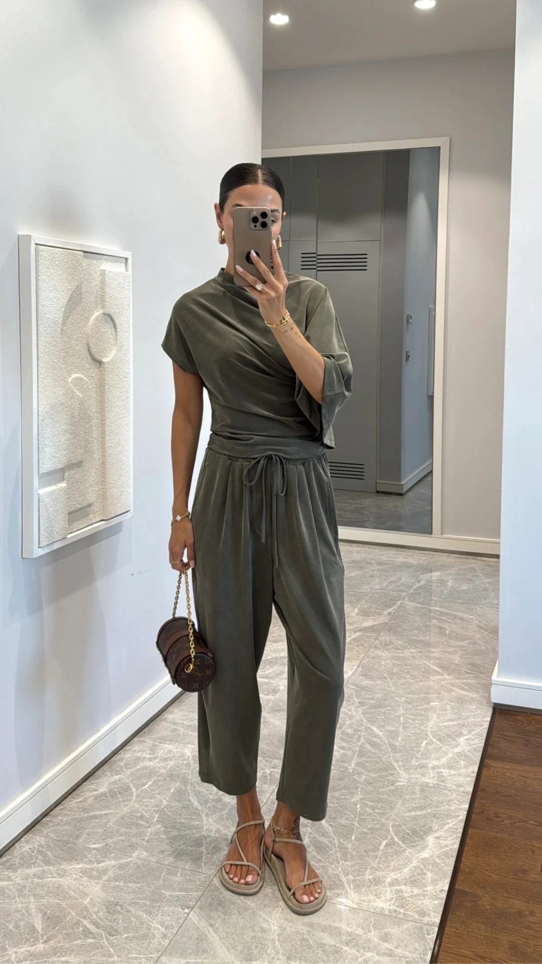 طقم عملي زيتي