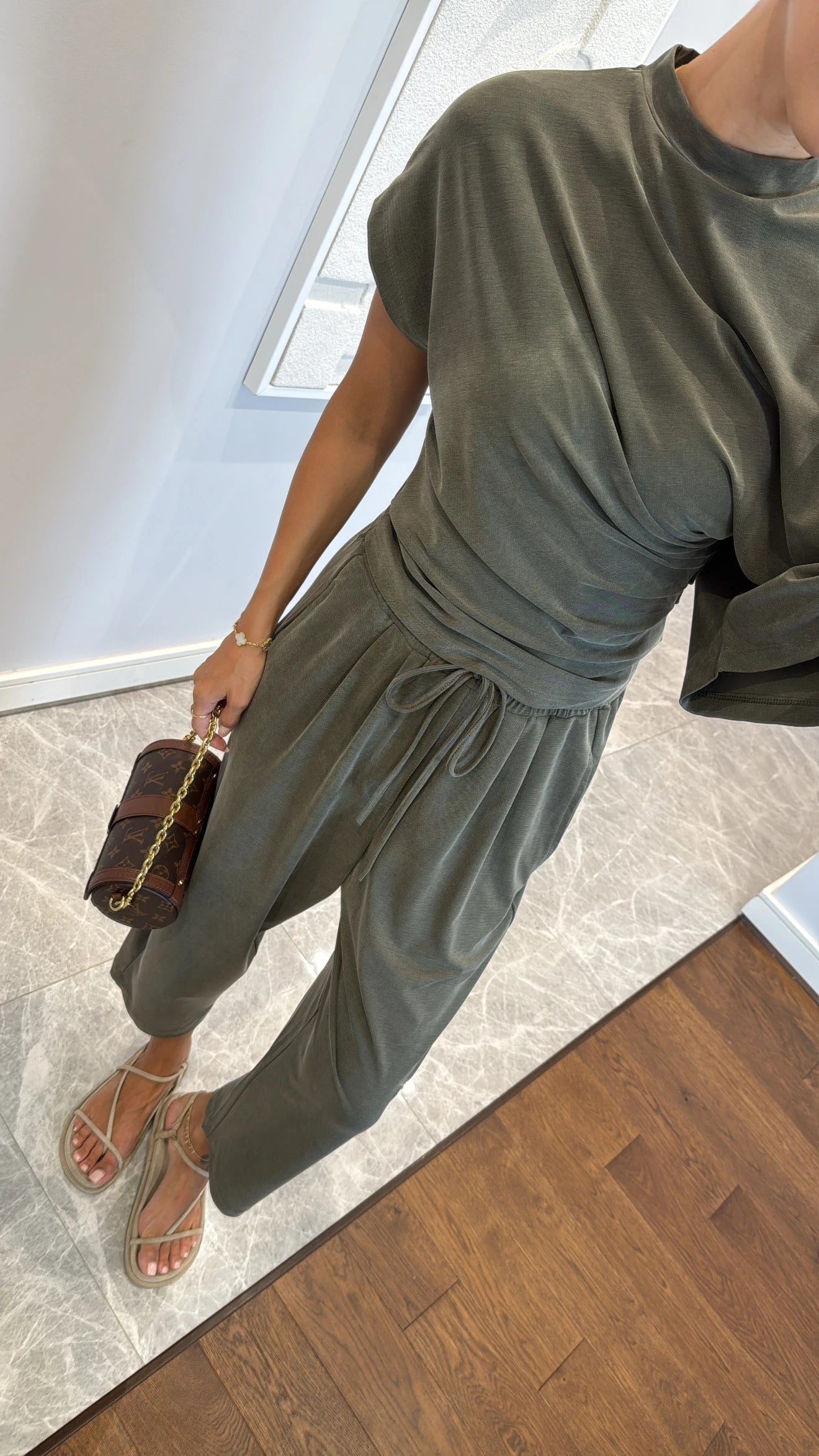 طقم عملي زيتي