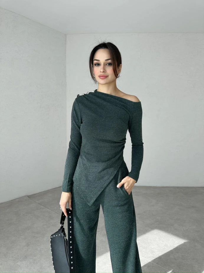 طقم اخضر غامق بزرين