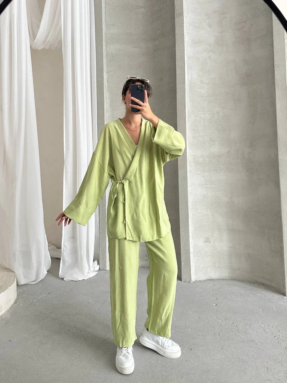 طقم بنطلون مع قميص اخضر