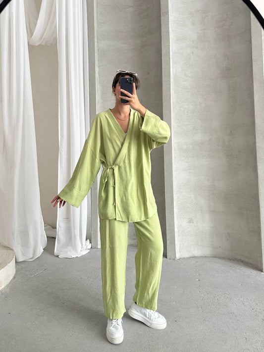 طقم بنطلون مع قميص اخضر