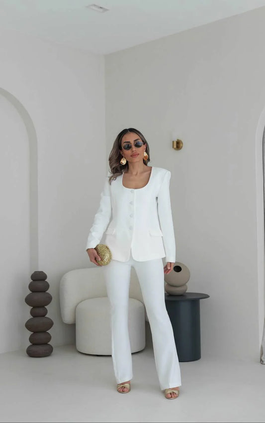 طقم رسمي ابيض