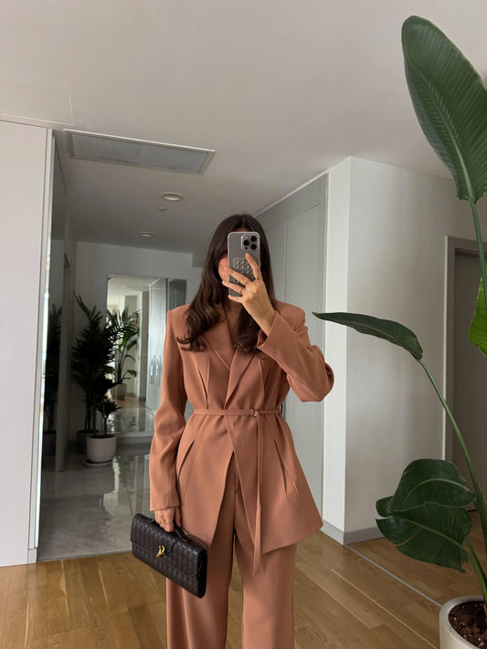 طقم رسمي موكا